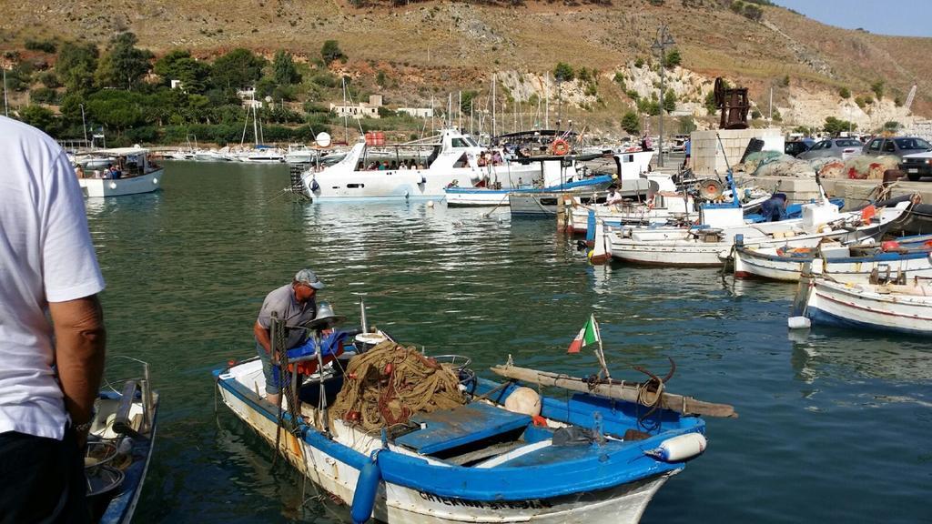 Casa Vacanze Del Golfo كاستيلاّماري ديل غو الغرفة الصورة